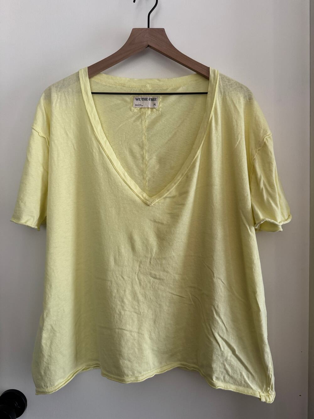 Free People We The Free v-neck Nina Tee - MEDIUM